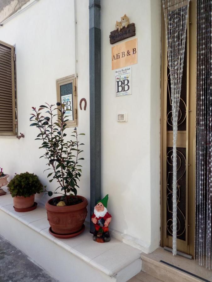 Bed and Breakfast Alfi Beb Le Torri Exterior foto